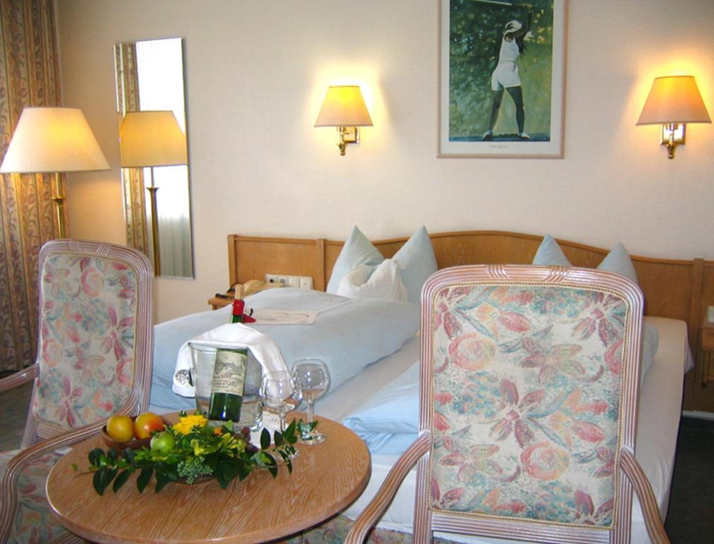 Landhotel Sonneneck - Breuna Im Naturpark Екстериор снимка